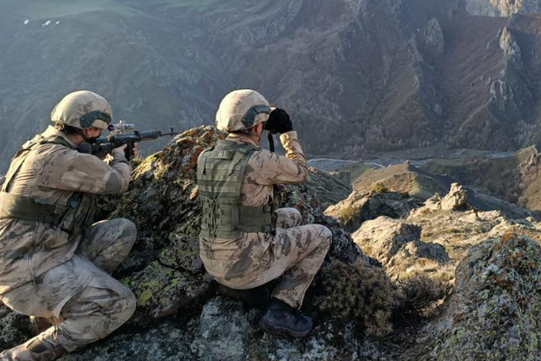 Yunanistan’a yasa dışı yollarla geçmeye çalışan 5 kişi yakalandı