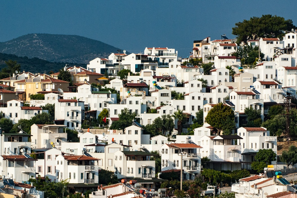 Bakan Ersoy: ”Kuşadası’nı turizmde çok daha büyük hedeflere ulaştıracağız”