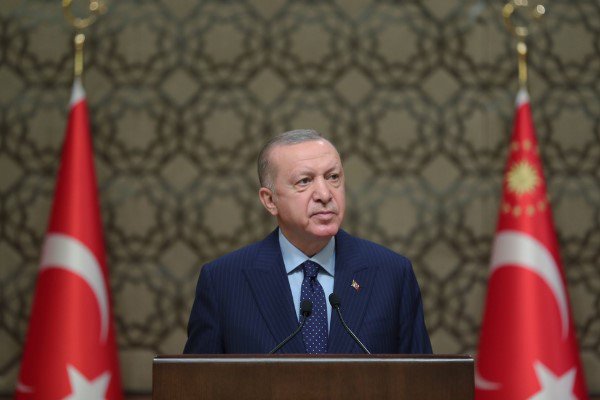 Erdoğan: “Camileri sadece günde beş kez namaz kıldığımız yerler olarak göremeyiz”