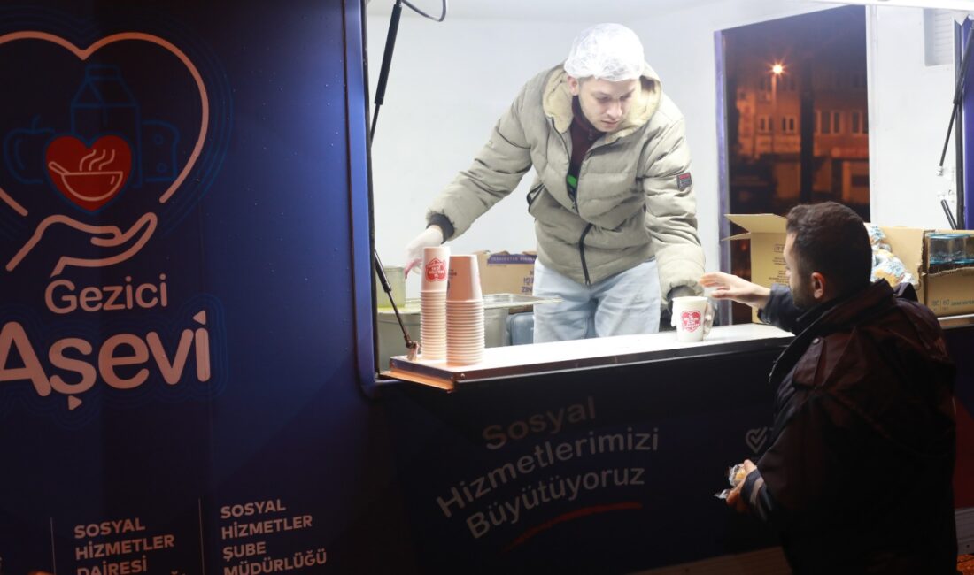 İstanbul Büyükşehir Belediyesi (İBB), ‘Gezici Aşevi’ projesi ile mobil sıcak