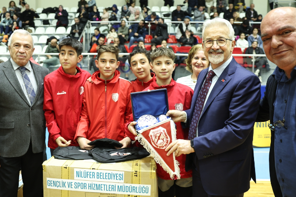 Nilüfer’deki 32 amatör spor kulübüne bir milyon 850 bin TL değerinde destek dağıtıldı