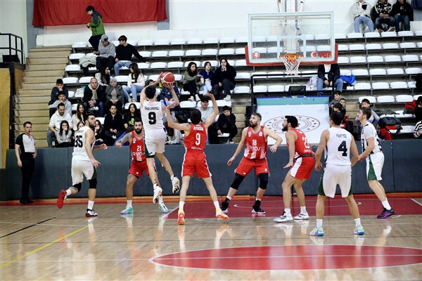 Sakarya Büyükşehir Basketbol Takımı evinde Ayos Spor’u mağlup etti