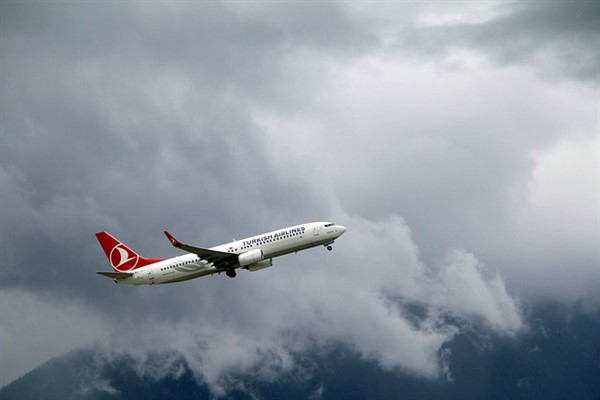 TBMM Başkanı Kurtulmuş, Bakü’ye ulaştı