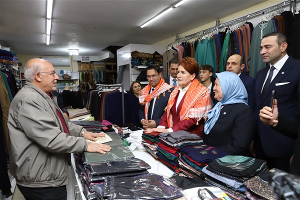 Akşener, Antalya’nın Döşemealtı ilçesinde esnaf ziyareti yaptı