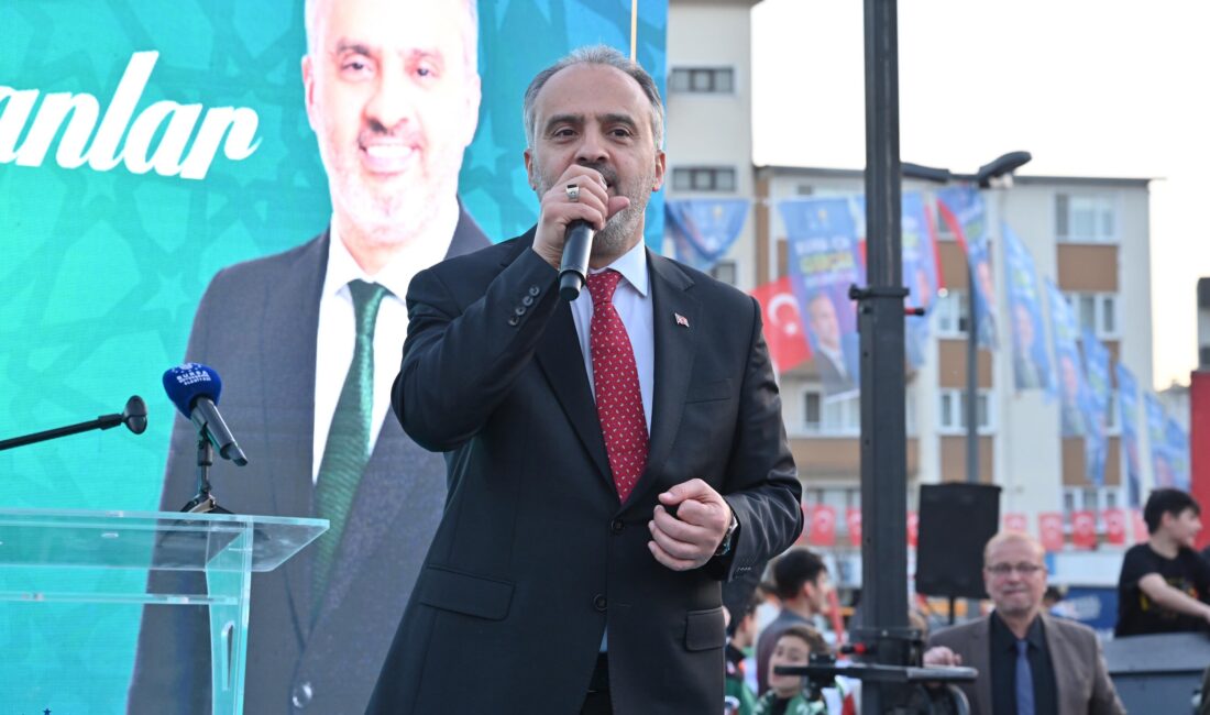 Bursa Büyükşehir Belediye Başkanı Alinur Aktaş,  Osmangazi ilçesinde Küçükbalıklı