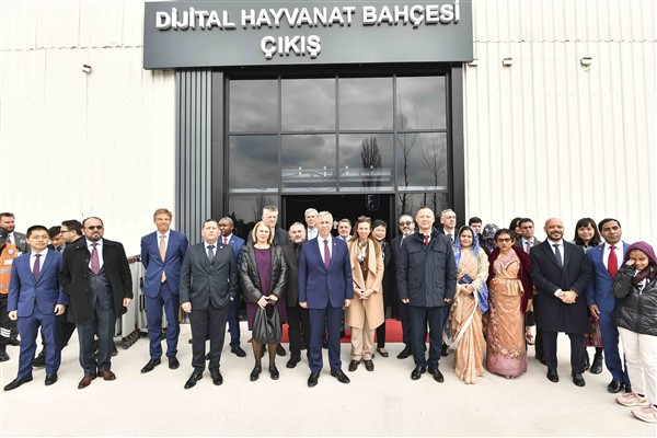 Başkan Yavaş, Dijital Hayvanat Bahçesini Başkentteki büyükelçilere tanıttı