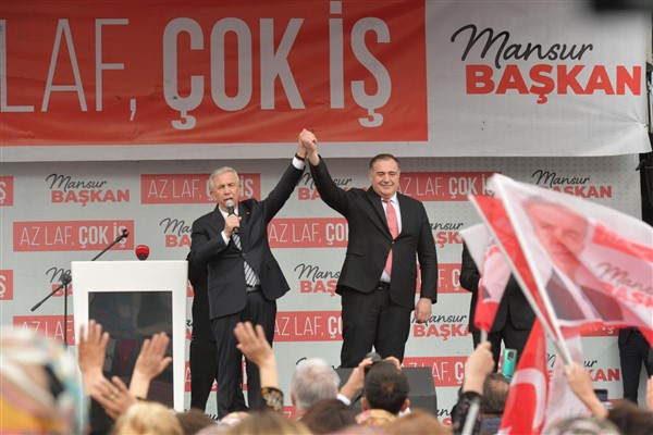 Ankara Büyükşehir Belediye Başkan Adayı Mansur Yavaş, Nallıhan'da vatandaşlarla bir