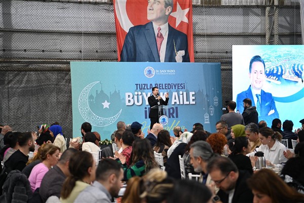 Tuzla Belediye Başkanı Şadi Yazıcı, Tuzla Belediyesi tarafından düzenlenen Büyük