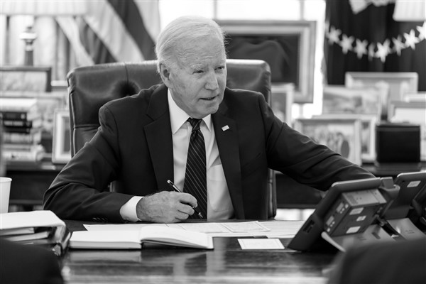 Biden: Kadınların özgürlüğü, aileler ve bu kadınlara bakan doktorlar için savaşıyoruz