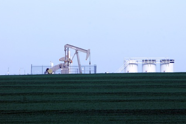 Piyasalar dün ABD kanadından gelen ham petrol stokları verisini takip