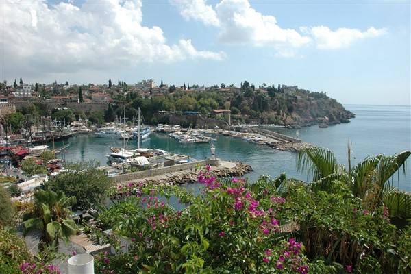 Cumhurbaşkanı Yardımcısı Yılmaz: Antalya kazanacak, Antalyalı kazanacak