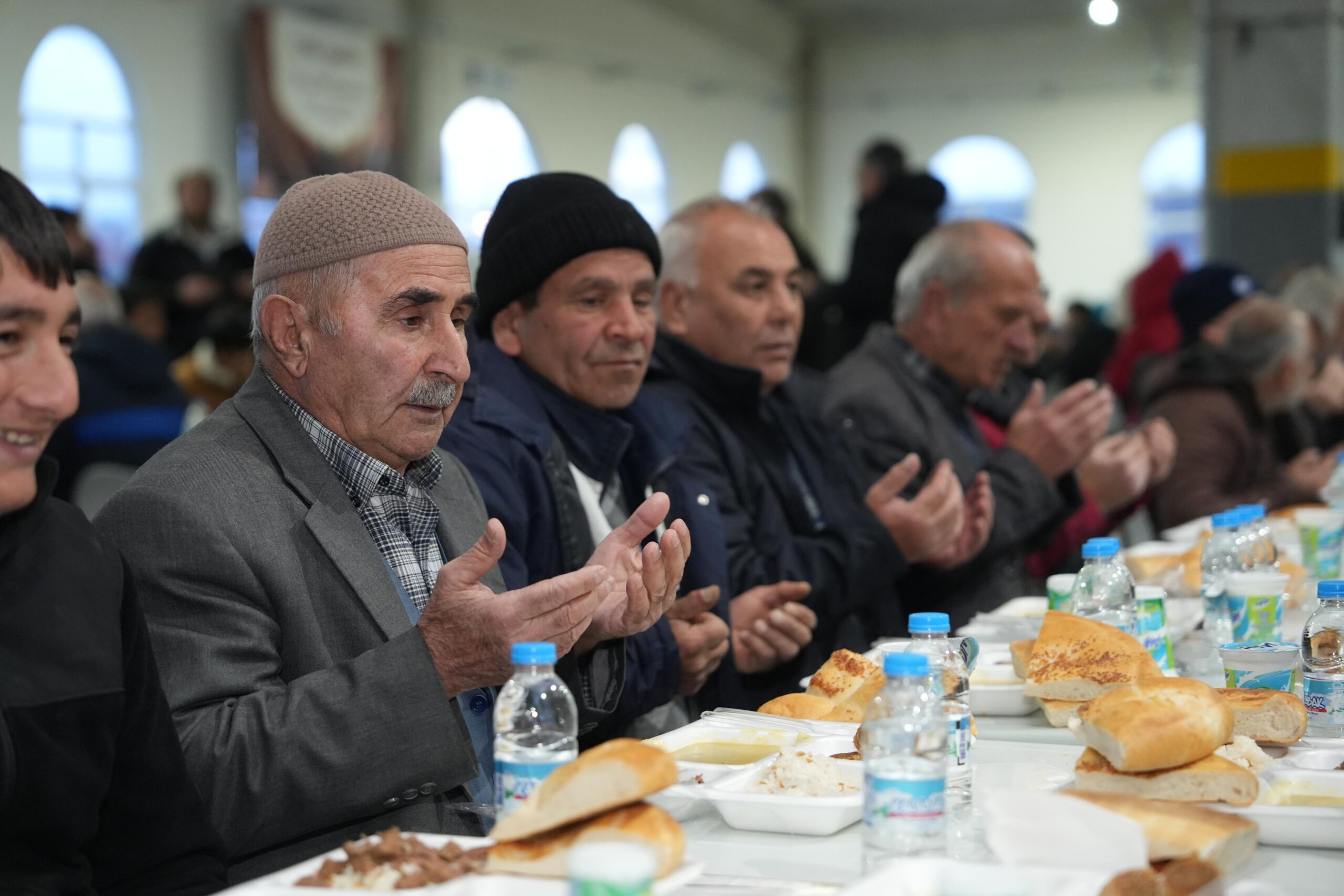 Eskişehir Büyükşehir Belediyesi’nin iftar buluşmaları kent merkezi ve kırsal ilçelerde