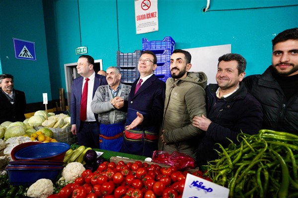 İmamoğlu, Bağcılar’da semt pazarını ziyaret etti