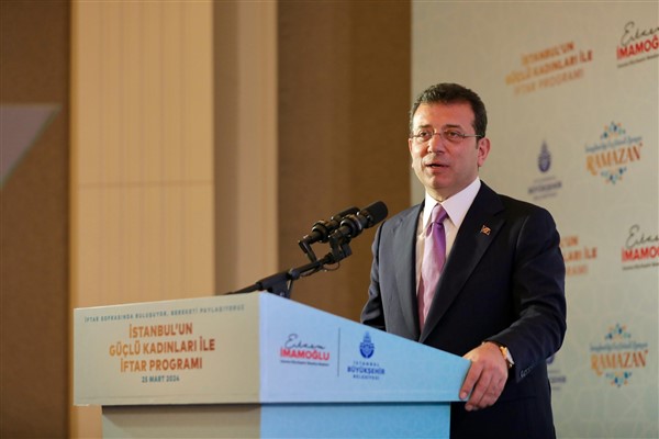 İstanbul Büyükşehir Belediye (İBB) Başkanı Ekrem İmamoğlu ve eşi Dilek