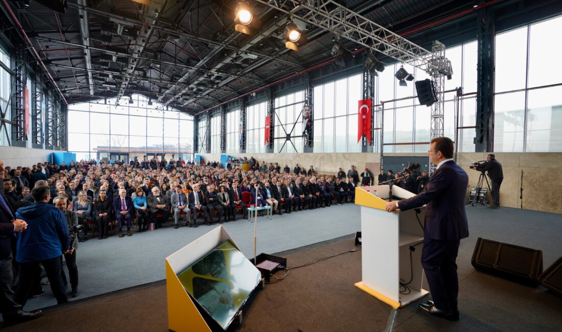 İstanbul Büyükşehir Belediye (İBB) Başkanı Ekrem İmamoğlu, kentin ilk kamusal