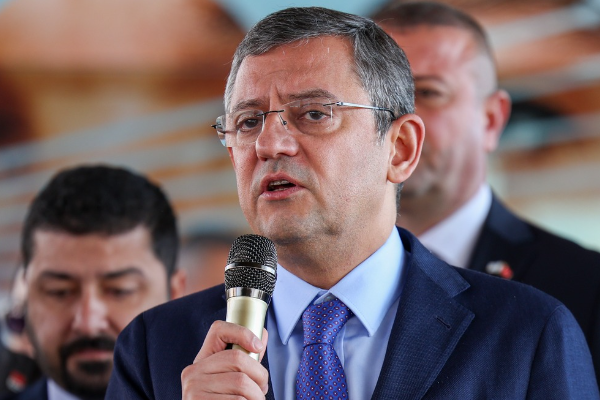 Cumhuriyet Halk Partisi (CHP) Genel Başkanı Özgür Özel, Eskişehir'de Annelere