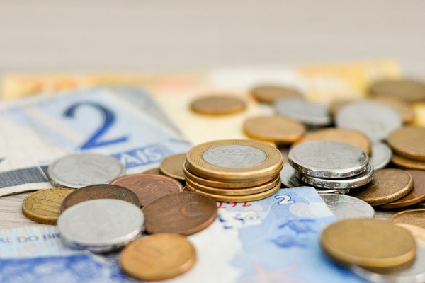 Çarşamba günü beklentilere paralel açıklanan Fed'in faiz kararına ek, perşembe