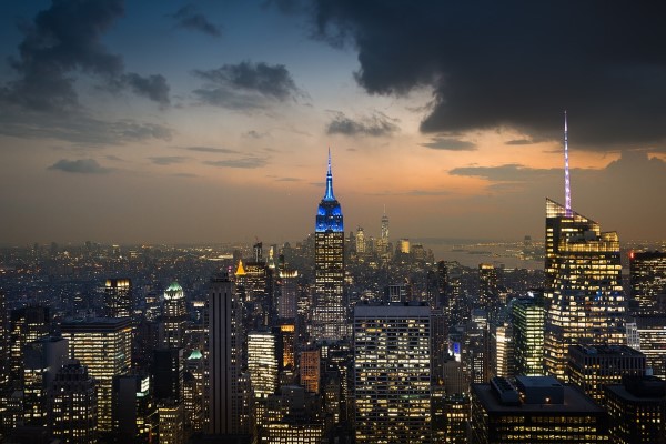 Yabancı yatırımcılar Şubat ayında 35,2 milyar dolar alış ve 35,4