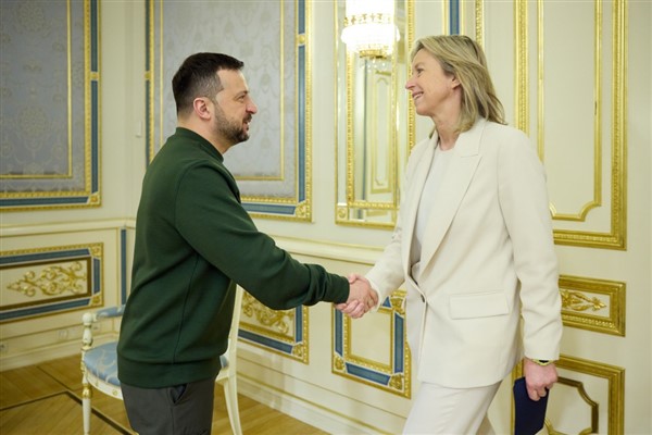 Ukrayna Devlet Başkanı Zelenski, Hollanda Savunma Bakanı Ollongren ile görüştü