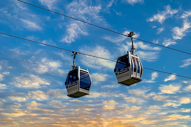 AKUT ekipleri, Antalya’da teleferikte yaşanan kaza sebebiyle operasyona çıktı