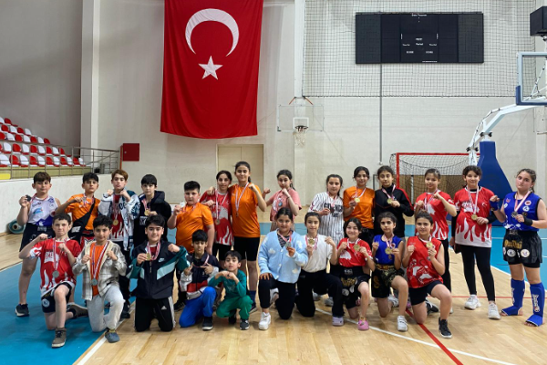 Avcılar Belediyesi Spor Kulübü 34 madalyayla geri döndü