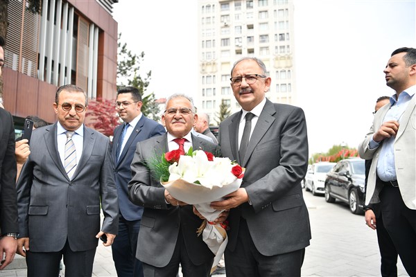 Bakan Özhaseki’den Başkan Büyükkılıç’a hayırlı olsun ziyareti