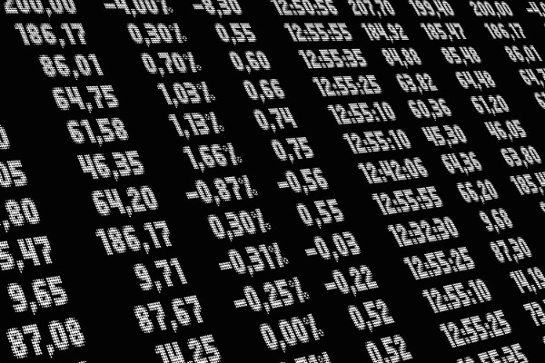 Dün hafif pozitif açılış sonrasında 9826 seviyesine kadar yükselen BIST100