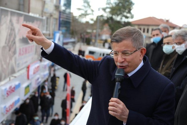 Davutoğlu’ndan Fenerbahçe Kadın Basketbol Takımı’na tebrik