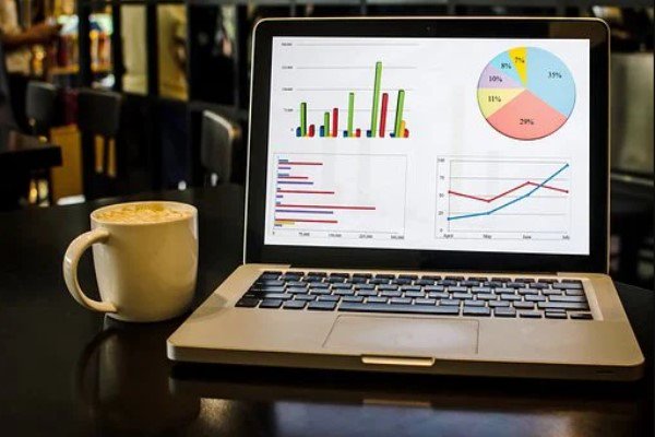 Dün ABD'de perakende satışlarının beklentilerden (%0,4) yüksek gelmesi (%0,7) Dolar