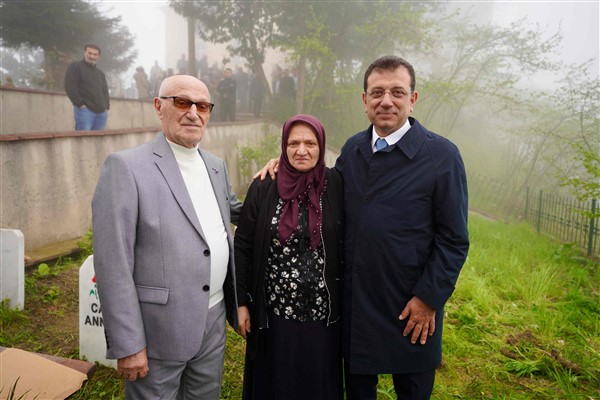 İmamoğlu ailesi, bayram ve mezarlık ziyaretleri için Trabzon’da