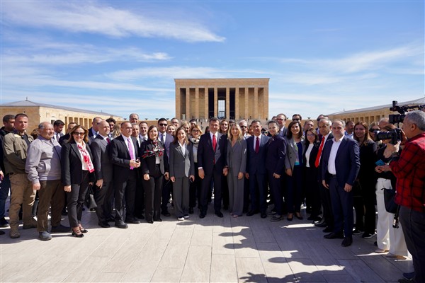 İmamoğlu ve CHP’li 26 ilçe belediye başkanı Ata’nın huzuruna çıktı