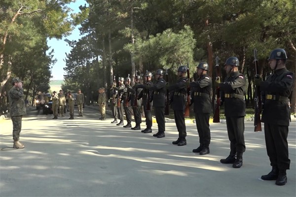 Kara Kuvvetleri Komutanı Bayraktaroğlu, Edirne’de bayram ziyaretlerinde bulundu