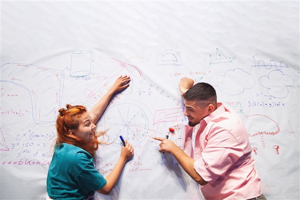 Lefkoşa Belediye Tiyatrosu’nun çocuk oyunu “Uçan Bisiklet”, 38. Çocuk Şenliği