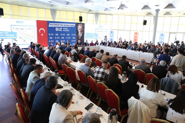 Bursa Büyükşehir Belediye Başkanı Mustafa Bozbey, önlerinde acı ama gerçek