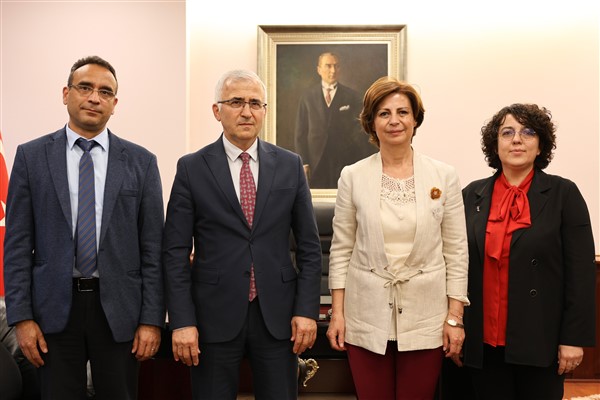 Eskişehir Osmangazi Üniversitesi (ESOGÜ) Rektörü Prof. Dr. Kamil Çolak ve