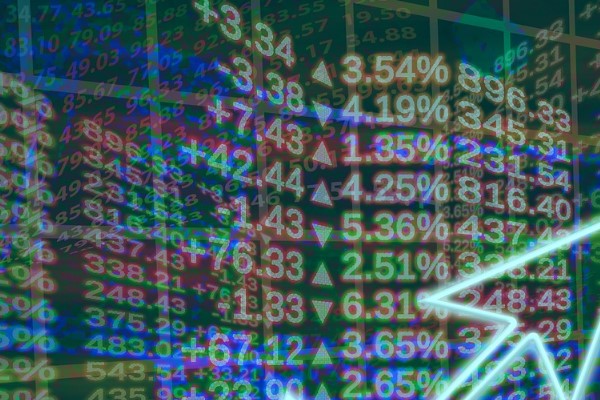 BIST 100 endeksinde yükseliş trendi etkisini sürdürmesine rağmen, volatilitenin arttığını