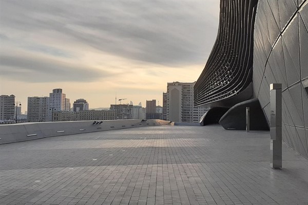 Çalışma ve Sosyal Güvenlik Bakanı Işıkhan, Azerbaycan’da