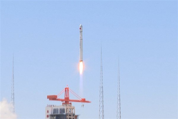 Pekin, 7 Mayıs (Hibya) - Çin'in Uzun Yürüyüş-6C taşıyıcı roketi