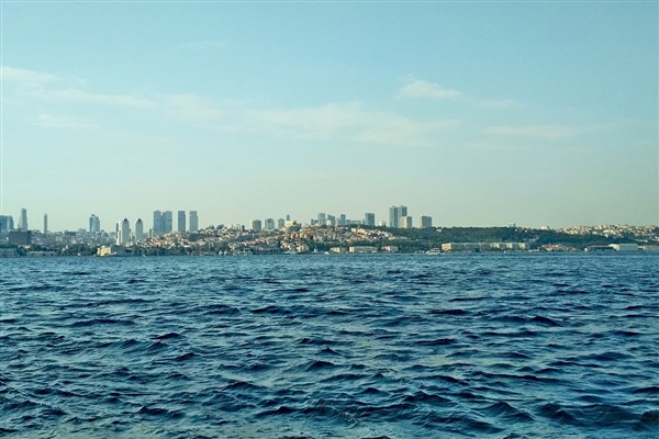 İstanbul Haydarpaşa Mendireği önlerinde 229 metre boyundaki yük gemisi makine