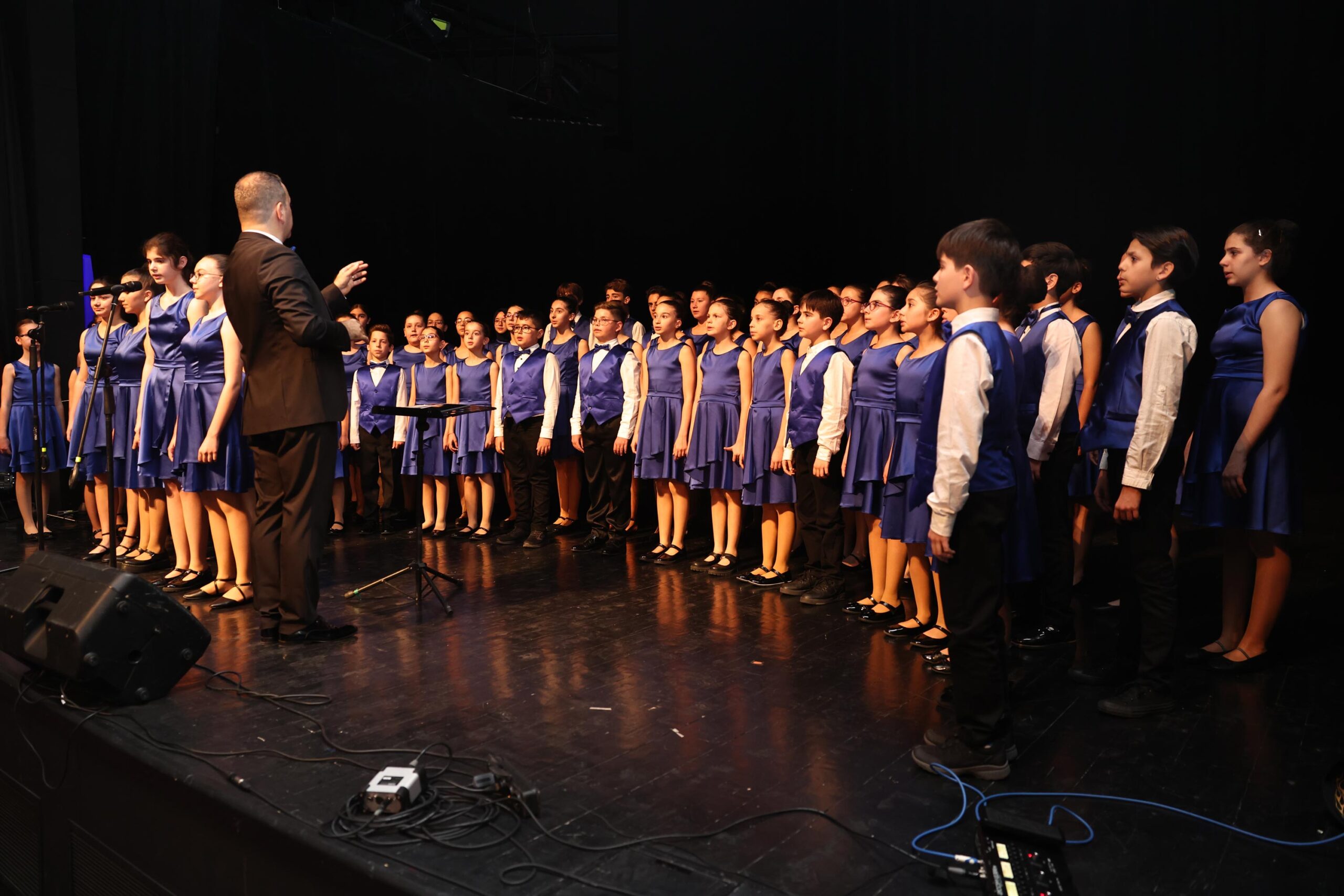 Nilüfer Çocuk ve gençlik korosundan konser performansı