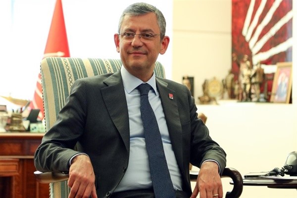 CHP Genel Başkanı Özgür Özel, Sinan Ateş'in eşi Ayşe Ateş