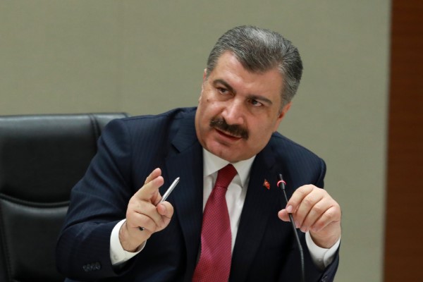 Sağlık Bakanı Dr.Fahrettin Koca, İstanbul Küçükçekmece’de bir binada meydana gelen