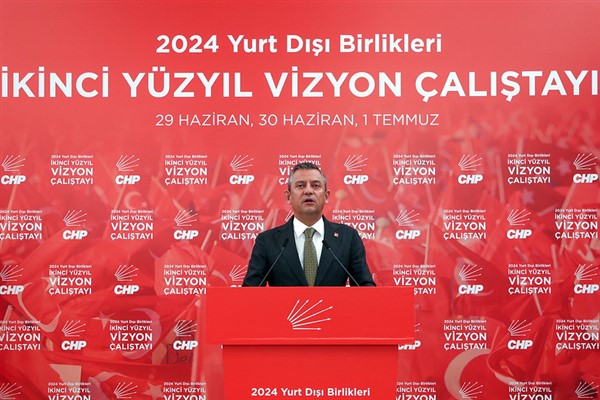 CHP Genel Başkanı Özel, Yurtdışı Örgütlenme İkinci Yüzyıl Vizyonu Çalıştayı’na katıldı