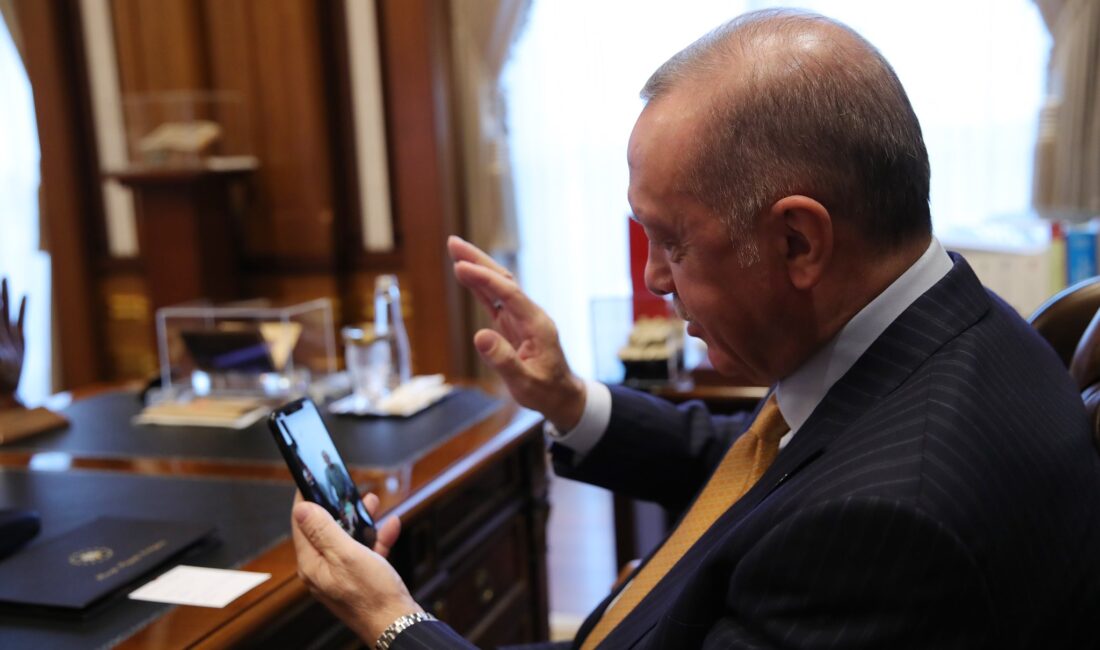 Cumhurbaşkanı Recep Tayyip Erdoğan, Pakistan Başbakanı Şahbaz Şerif ile bir