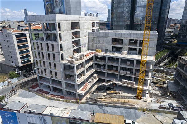 İstanbul Büyükşehir Belediyesi’nin (İBB) “Halaskar Gençlik ve Yaşam Merkezi” projesinde