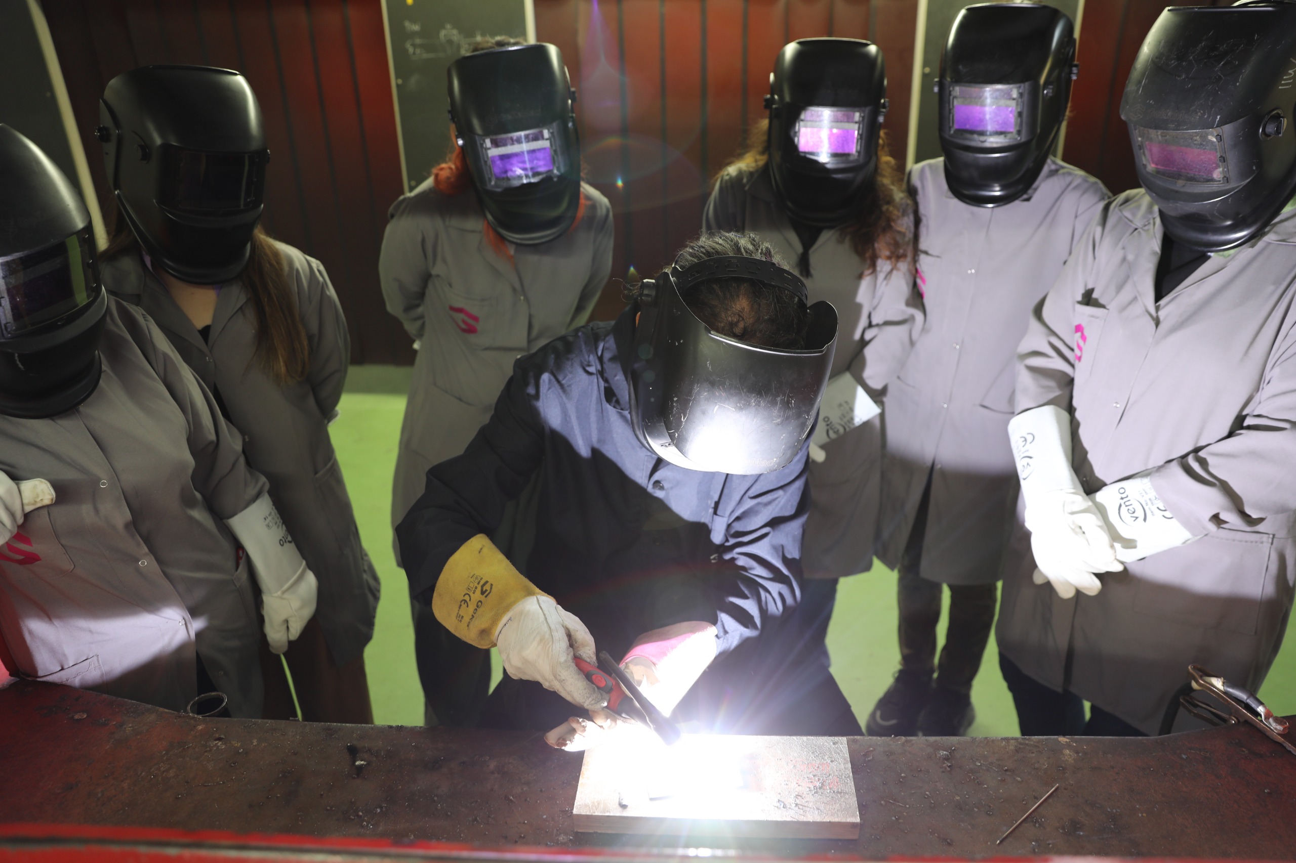 İstanbul Büyükşehir Belediyesi’ne (İBB) bağlı Kadın ve Aile Hizmetleri Şube