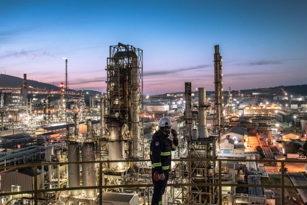 Tüpraş-Türkiye Petrol Rafinerileri A.Ş'nin İzmit Rafinerisi fuel oil dönüşüm tesisinin