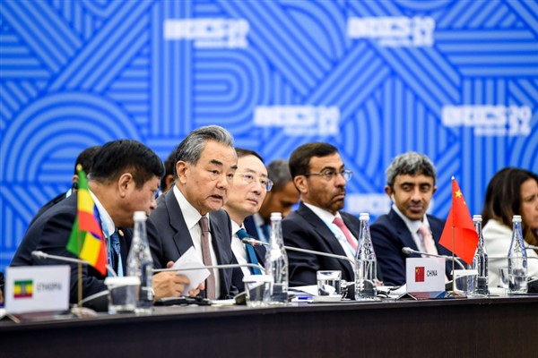 Wang Yi’den, BRICS’de çok taraflılık ve küresel kalkınma vurgusu