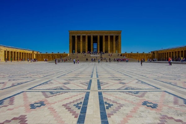 Bakan Memişoğlu, Anıtkabir’i ziyaret etti