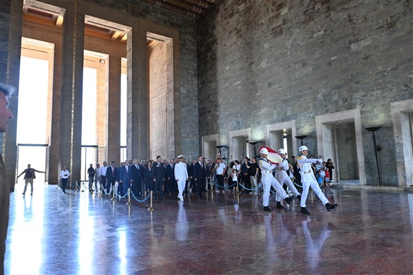 Başkan Akın, Anıtkabir’i ziyaret etti